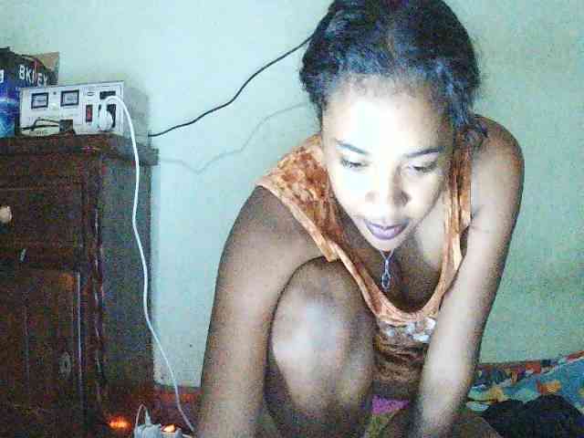 TriciaBella webcam