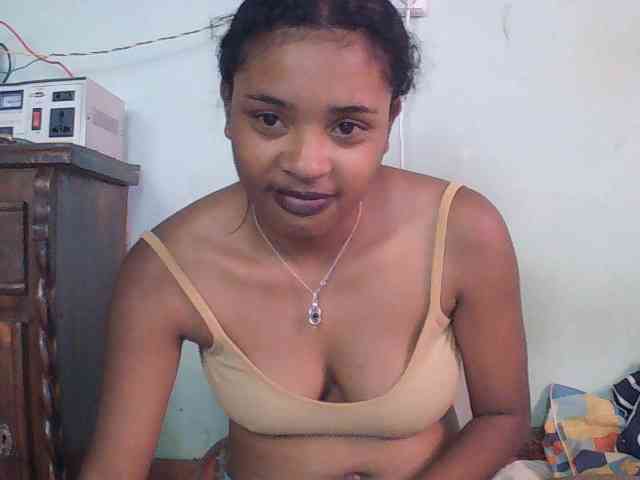 TriciaBella webcam