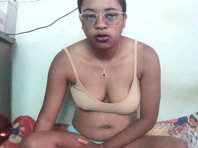 Modèle: TriciaBella