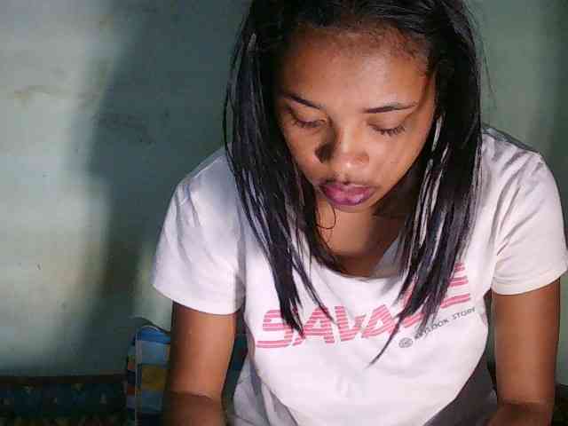TriciaBella webcam
