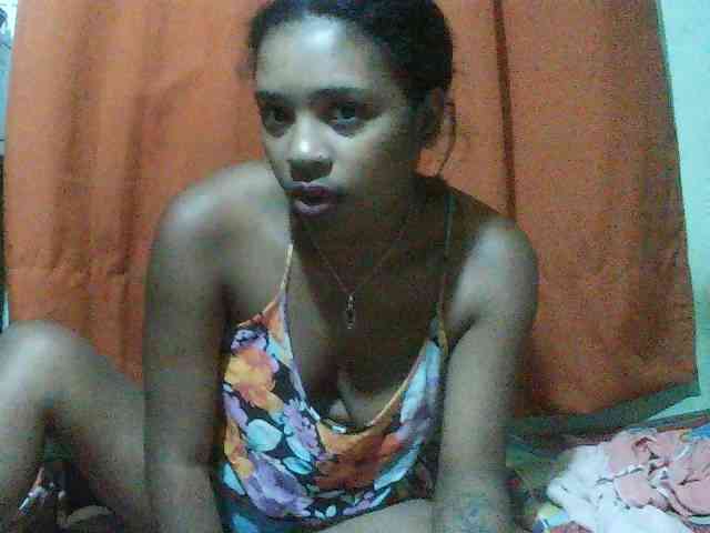 TriciaBella webcam