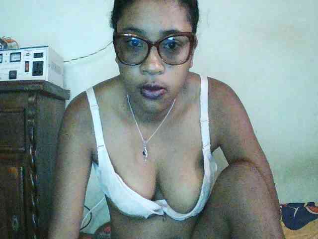 TriciaBella webcam