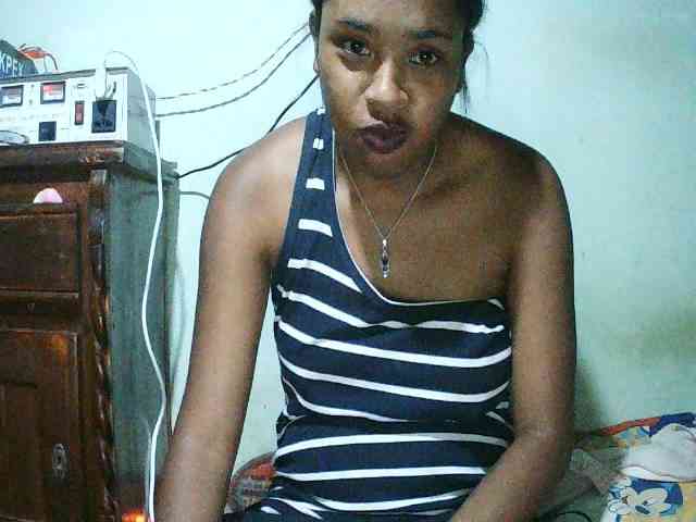TriciaBella webcam
