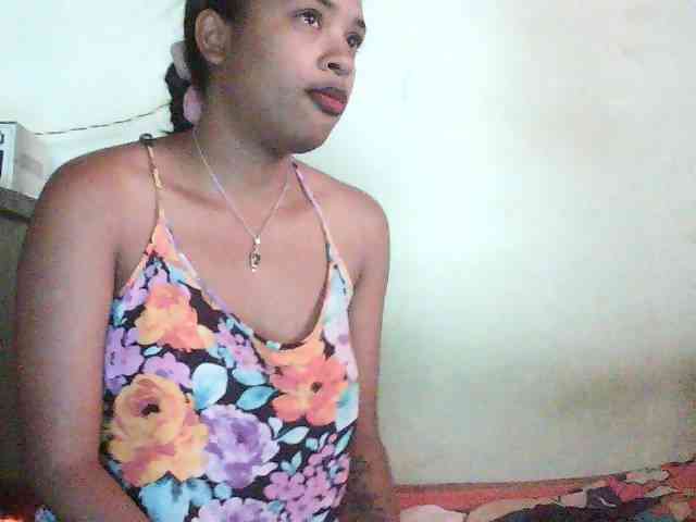 TriciaBella webcam