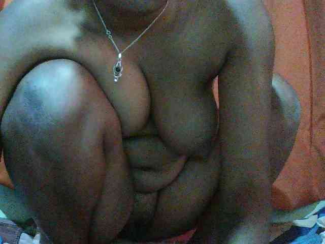 TriciaBella webcam