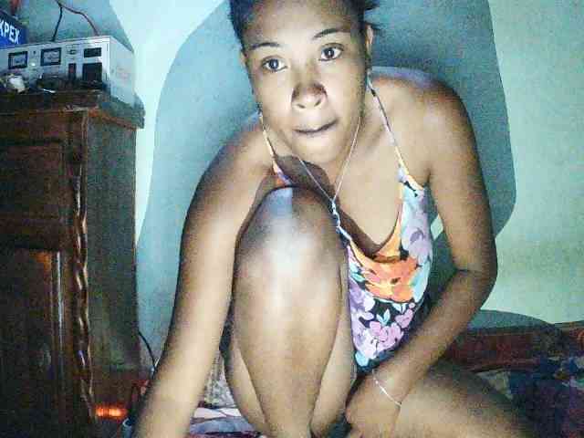 TriciaBella webcam