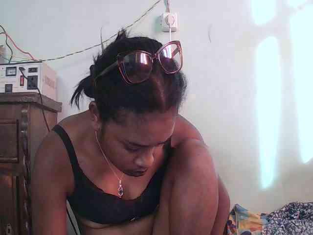 TriciaBella webcam