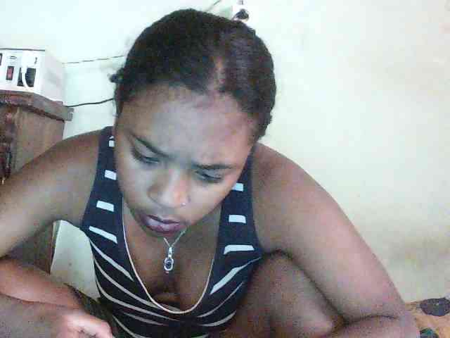 TriciaBella webcam