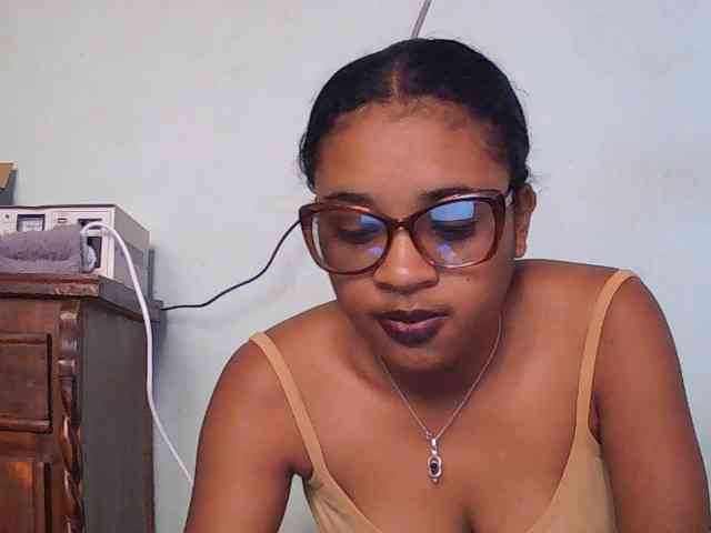TriciaBella webcam