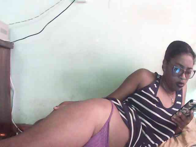 TriciaBella webcam