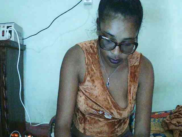 TriciaBella webcam