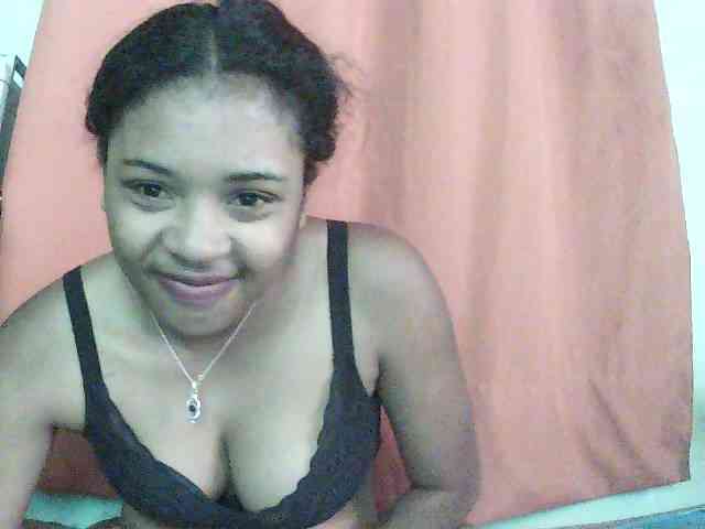 TriciaBella webcam