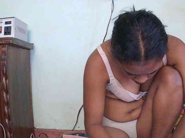 TriciaBella webcam