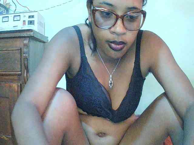 TriciaBella webcam