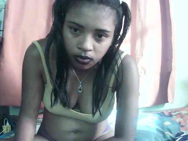 TriciaBella webcam