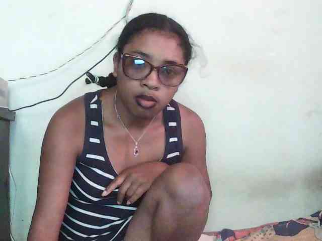 TriciaBella webcam