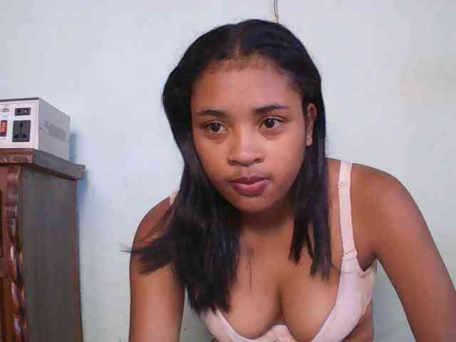 TriciaBella webcam