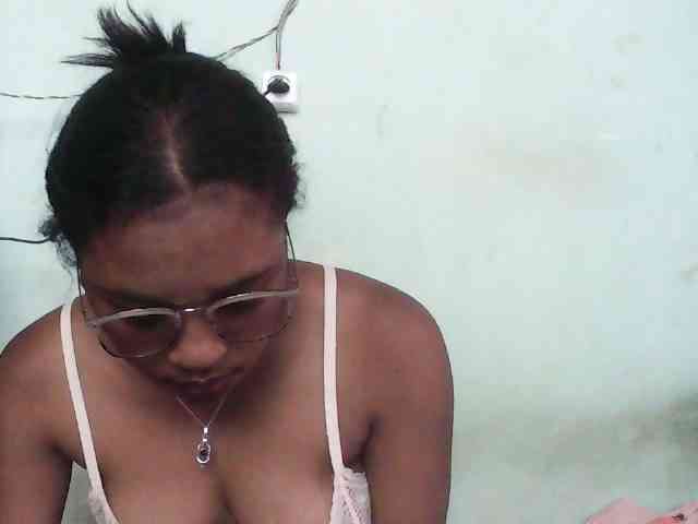 TriciaBella webcam