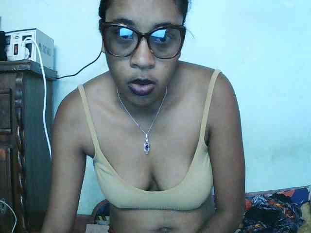 TriciaBella webcam