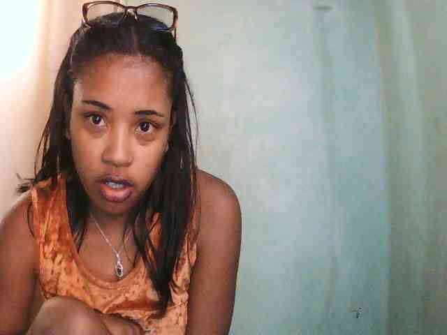 TriciaBella webcam