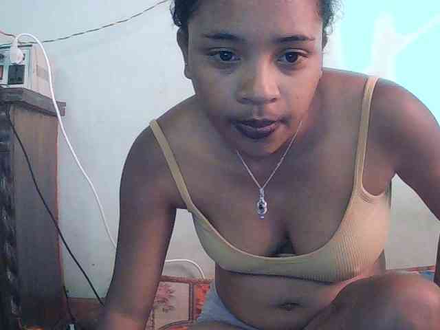 TriciaBella webcam