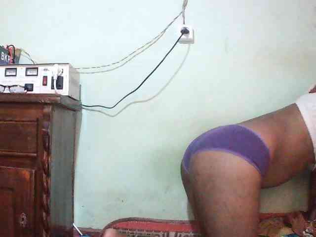 TriciaBella webcam