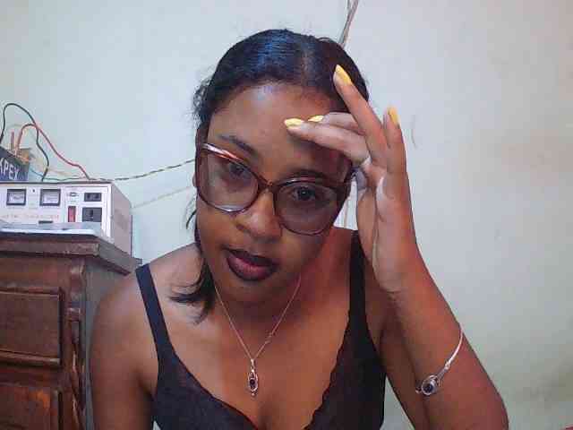 TriciaBella webcam