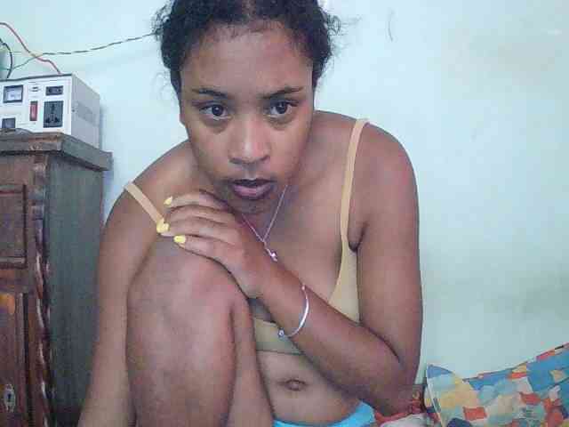 TriciaBella webcam