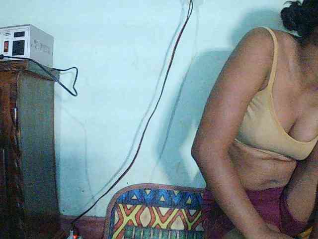 TriciaBella webcam