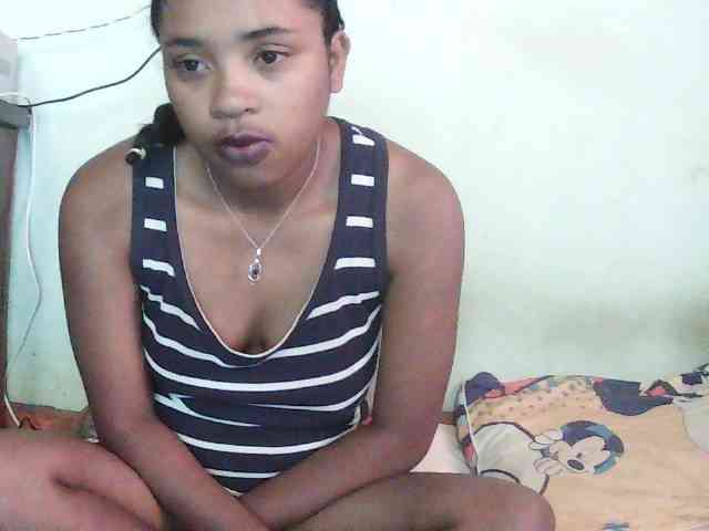TriciaBella webcam