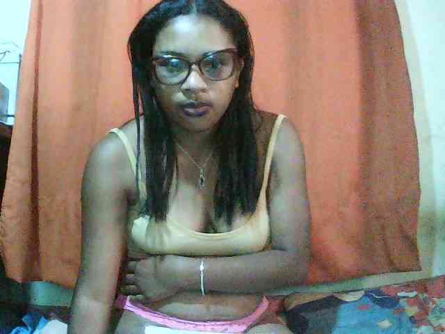TriciaBella webcam