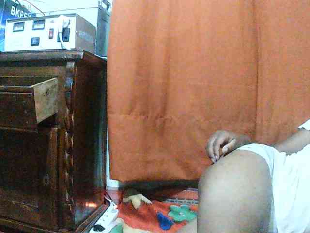 TriciaBella webcam