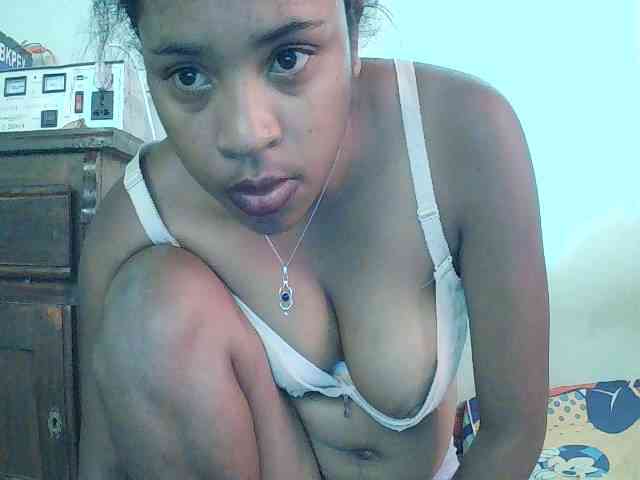 TriciaBella webcam