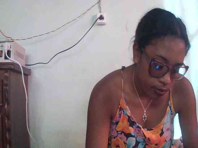 TriciaBella webcam