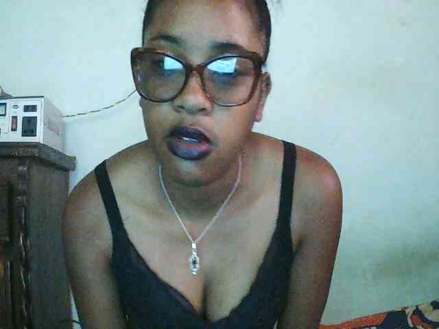 TriciaBella webcam