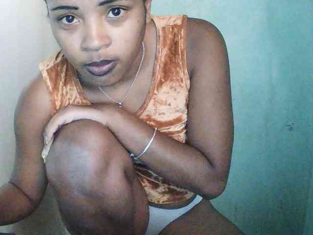 TriciaBella webcam