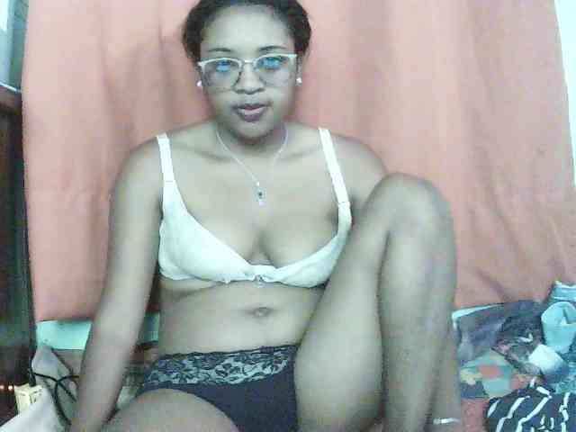 TriciaBella webcam