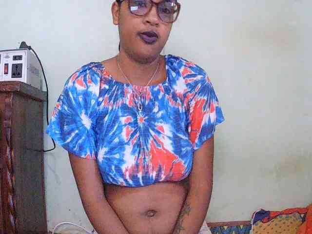 TriciaBella webcam