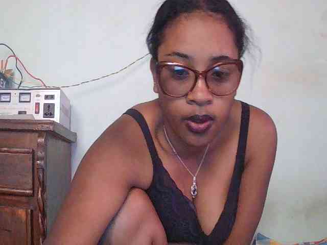 TriciaBella webcam