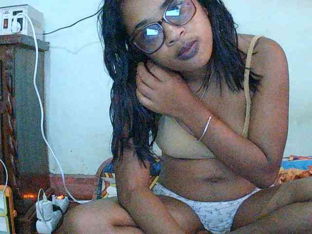 TriciaBella webcam