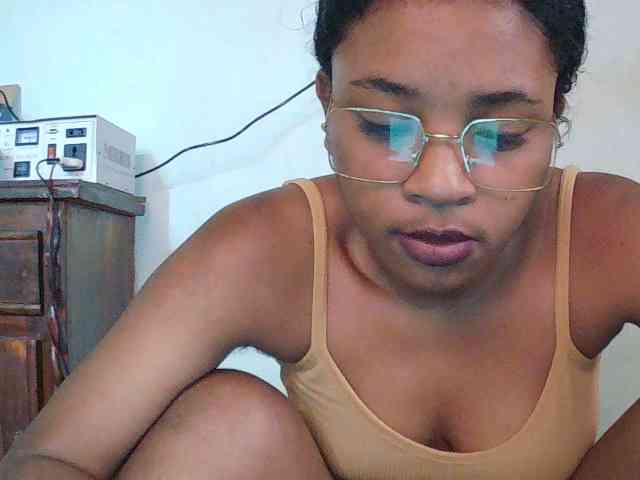 TriciaBella webcam