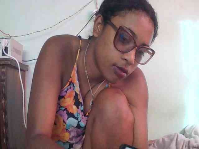 TriciaBella webcam