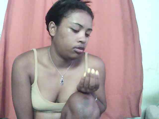 TriciaBella webcam