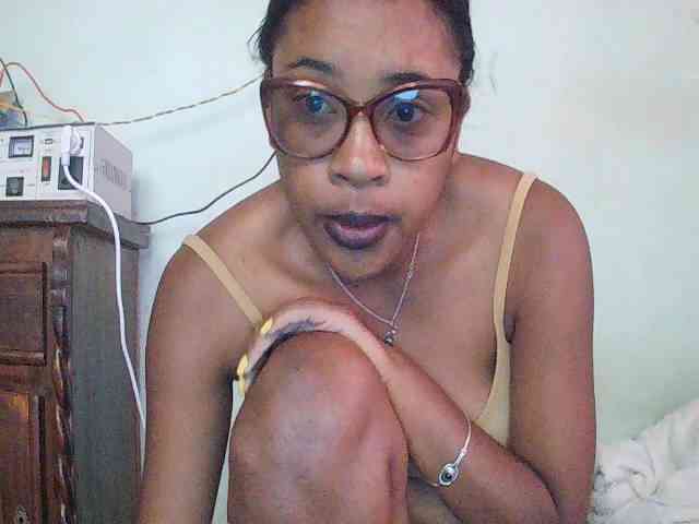 TriciaBella webcam