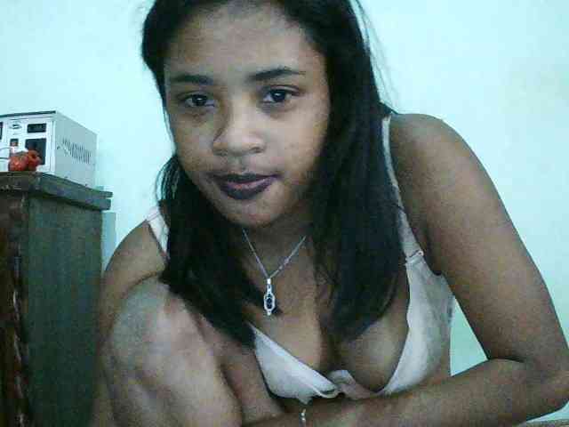 TriciaBella webcam