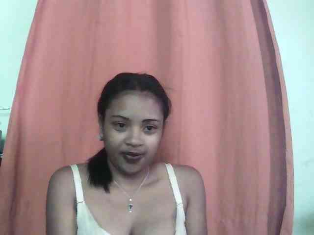 TriciaBella webcam