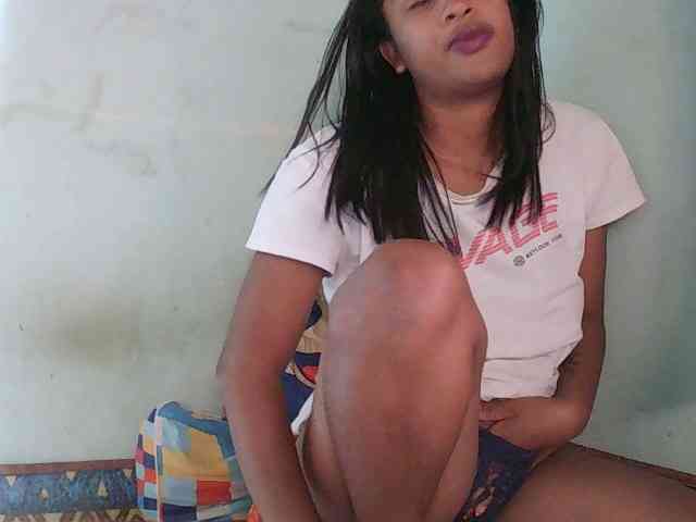 TriciaBella webcam