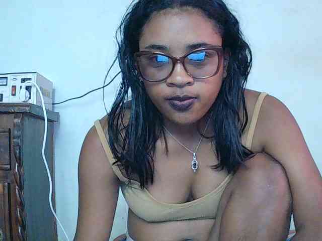 TriciaBella webcam
