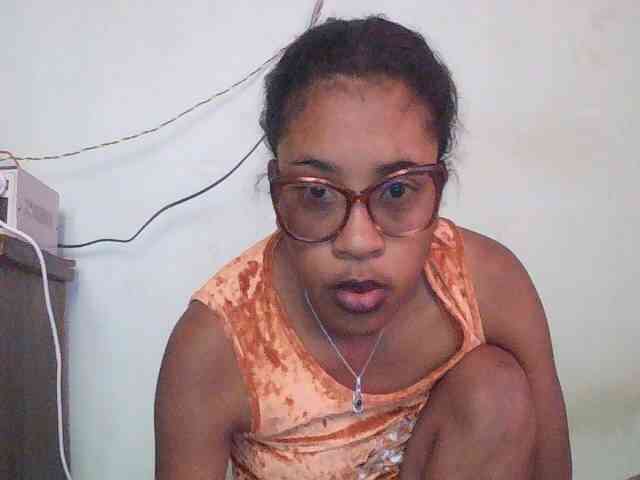 TriciaBella webcam