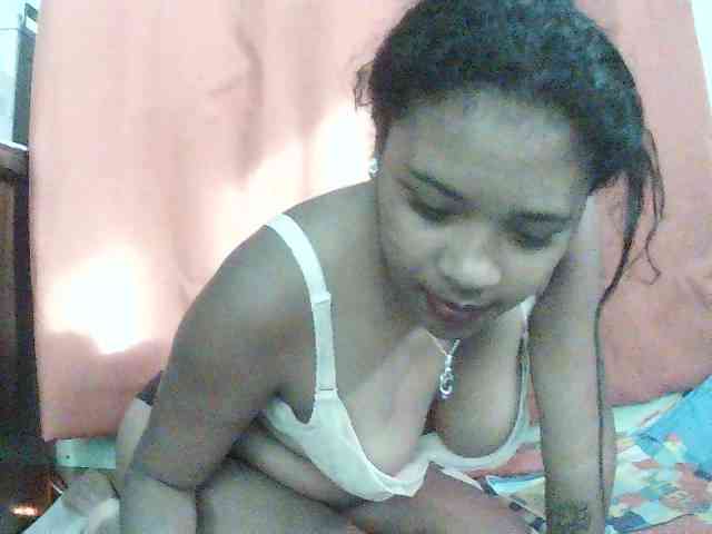 TriciaBella webcam